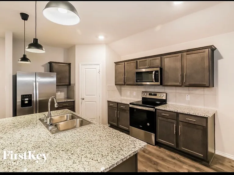 2339 French St — Photo 10