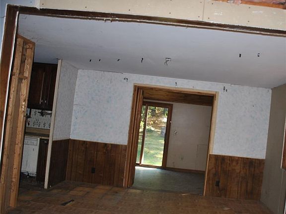 3rd image of 2803 Victory Hwy