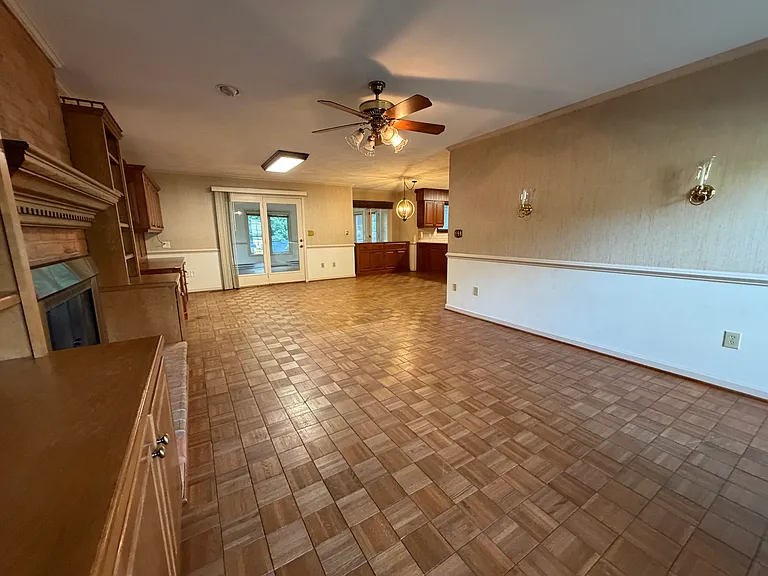 5206 Meadow Creek Dr — Photo 17