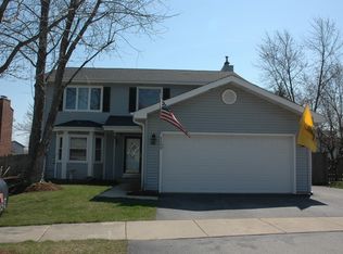 5395 Virginia Ct, Gurnee, IL 60031