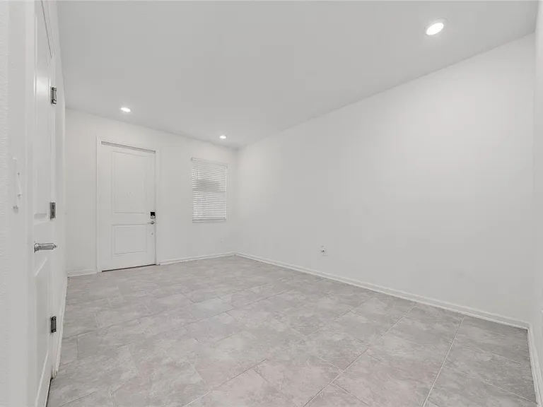 7532 Stone Creek Trl — Photo 6