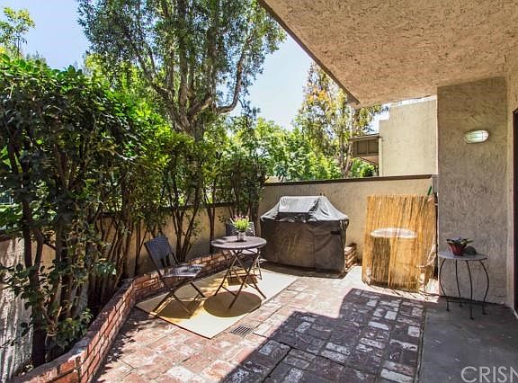 3rd image of 21500 Califa St Unit 131