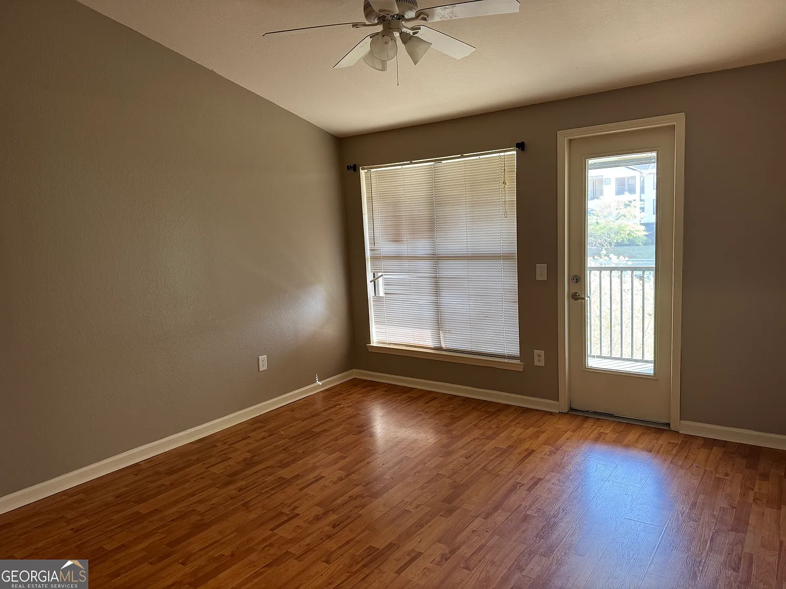 2 bed, 2.0 bath, 854 sqft, $1,600 — Photo 2