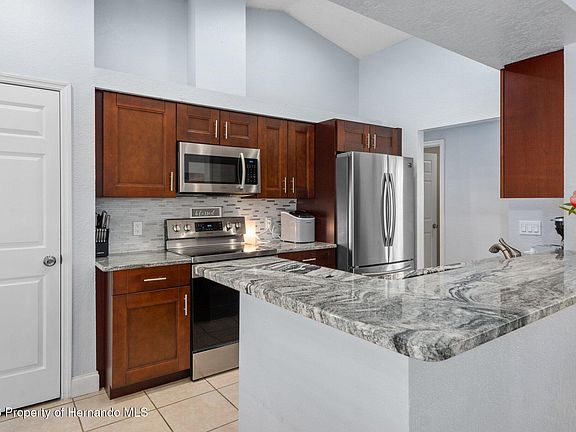 3rd image of 5267 Mosquero Rd