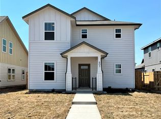 805 East St, Hutto, TX 78634