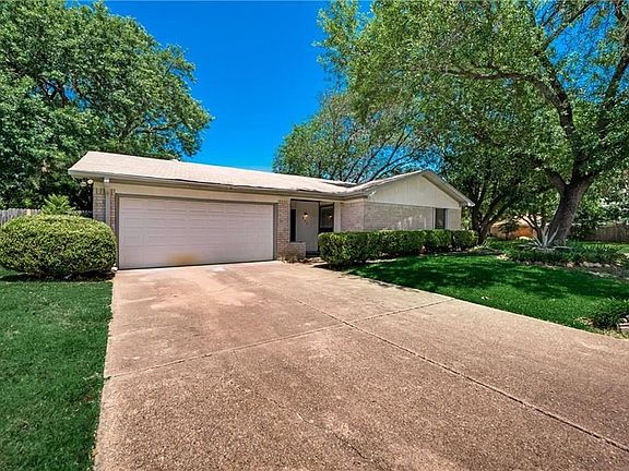 2nd image of 201 Blair Ln