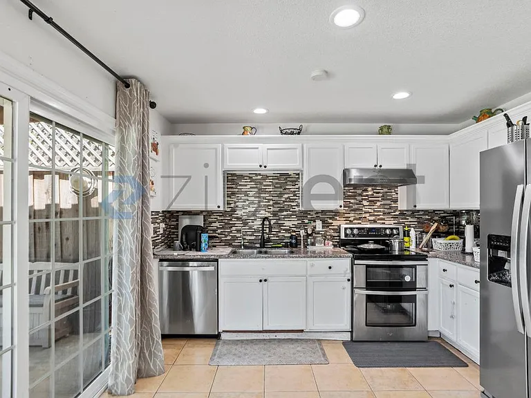 5491 Demarest Ln — Photo 10