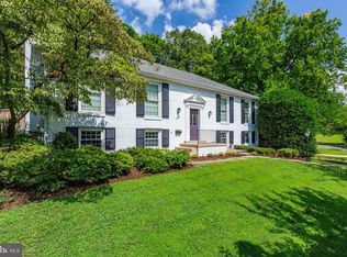 7515 Cayuga Ave, Bethesda, MD 20817