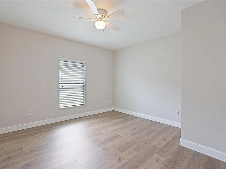 1878 Vamo Dr — Photo 15