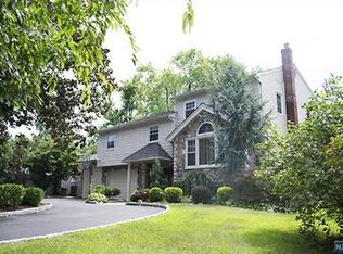 8 Orchard Pl E, East Hanover, NJ 07936