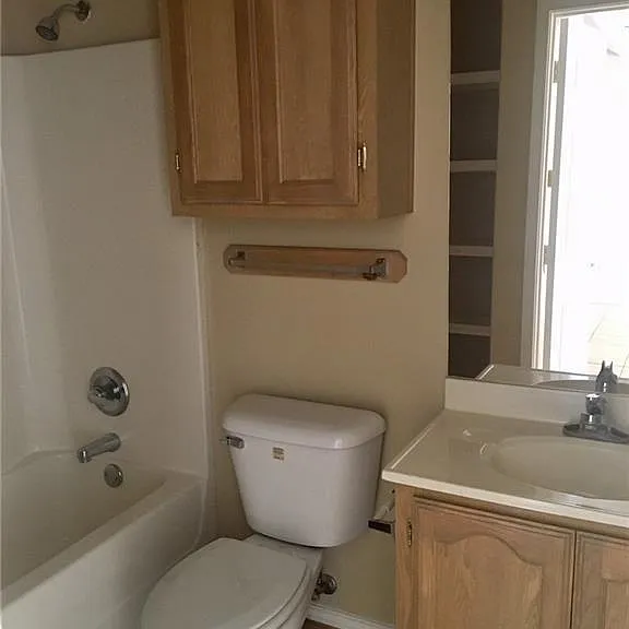 2503 Salvatierra Ave #11 — Photo 7