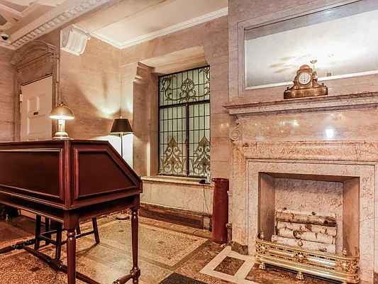 Sold by Sotheby's International Realty | media 11