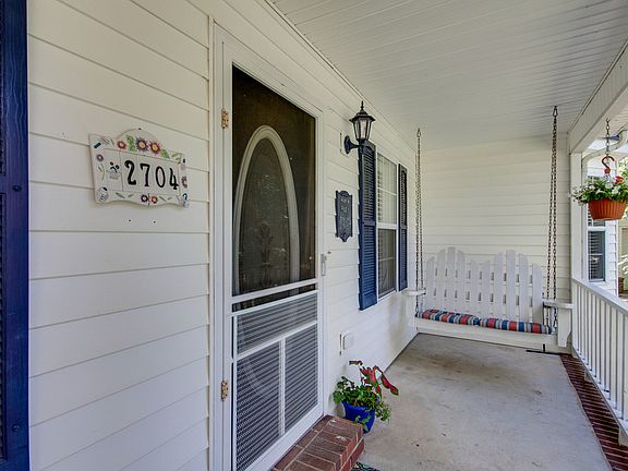 5th image of 2704 Banks Ct