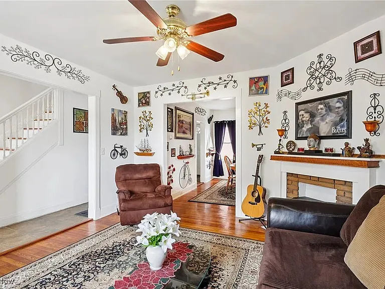 Chester Ave — Photo 7