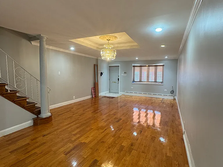 2427 S 6th St — Photo 5