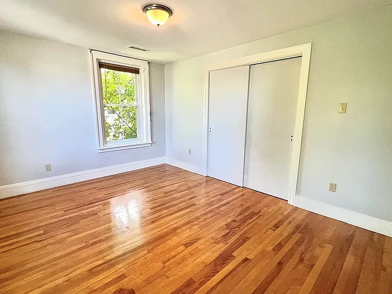 1025 Main St #2 — Photo 4