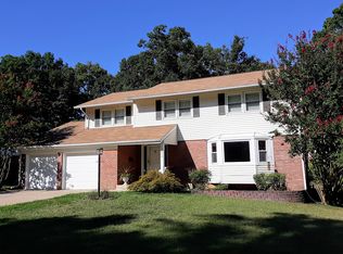 8504 Oakford Dr, Springfield, VA 22152