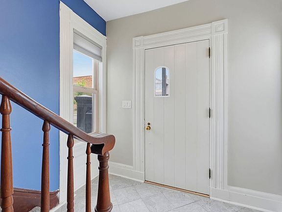 2nd image of 305 W 7th St