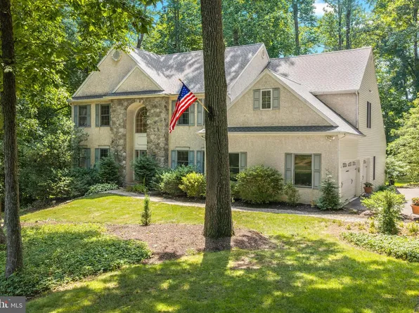 14 Mourar Dr, Spring City, PA 19475