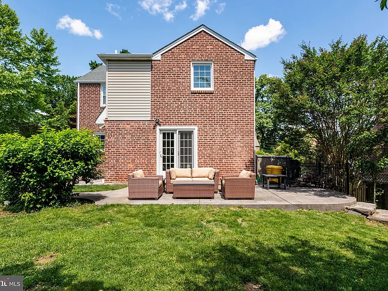 1518 James Rd — Photo 31