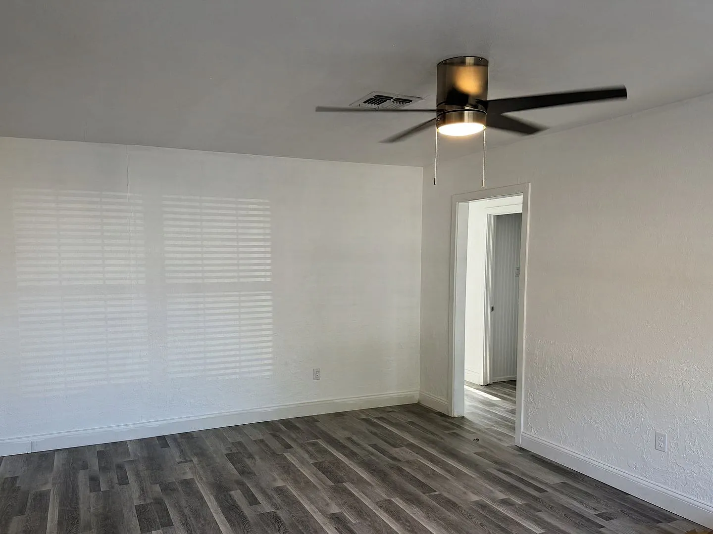 Updated 2 bedroom 1 Bath Home! — Photo 3