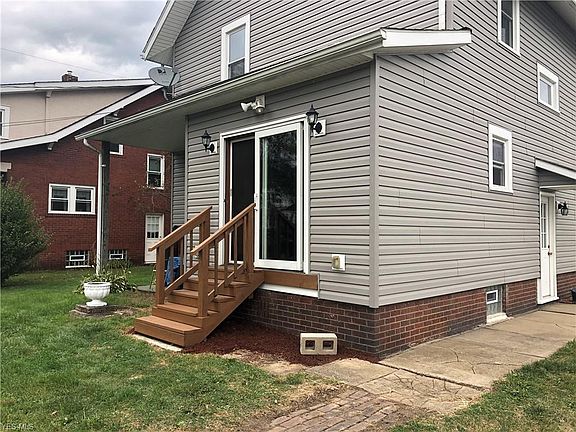 4th image of 412 2nd St NW