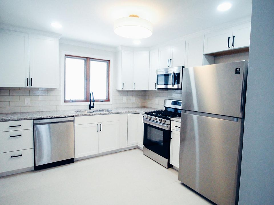 Fully Renovated Kitchen: brand new appliances, cabinets, flooring and backsplash