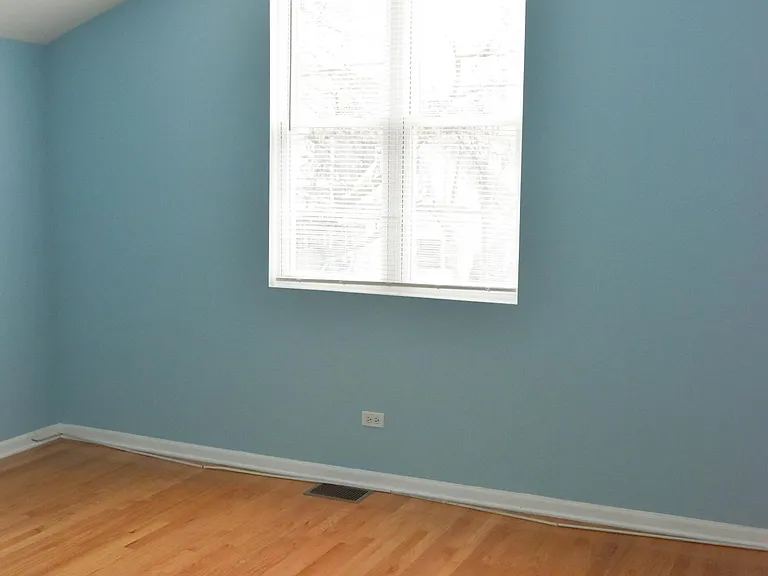 1934 N Saint Louis Ave — Photo 11