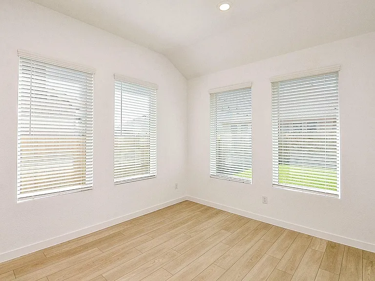 2708 Pine Bluff Dr — Photo 17