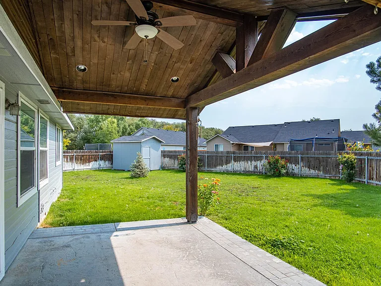 3916 Kirby Cir — Photo 8