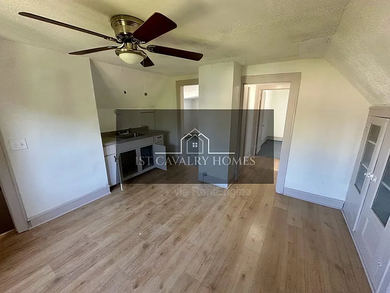 3540 E 154th St #3 — Photo 4