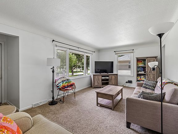 5th image of 3506 Lindlavista Way