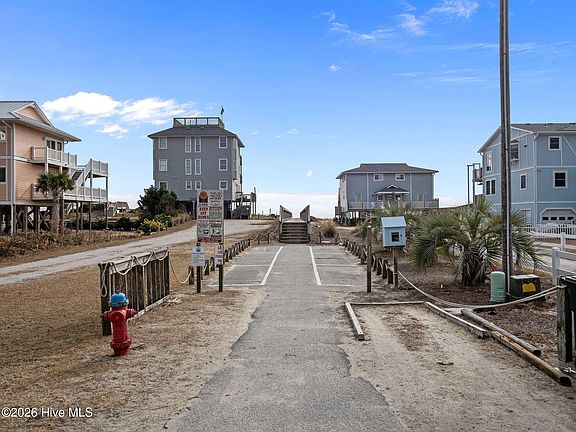 5th image of 105 Ocean Oaks Drive
