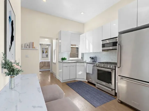 2614 Palisade Avenue image 1 of 9