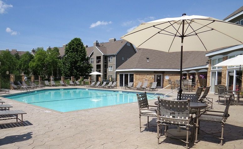2nd image of 6125 Chasewood Pkwy APT 326