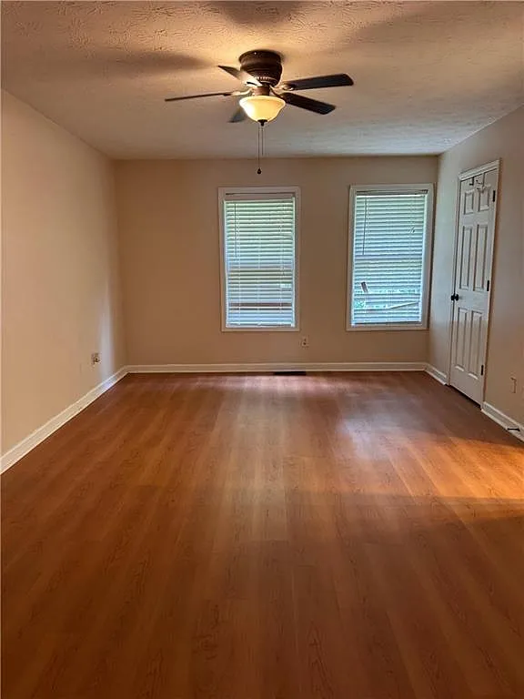 3 bed, 3.5 bath, 1248 sqft, $1,900 — Photo 3