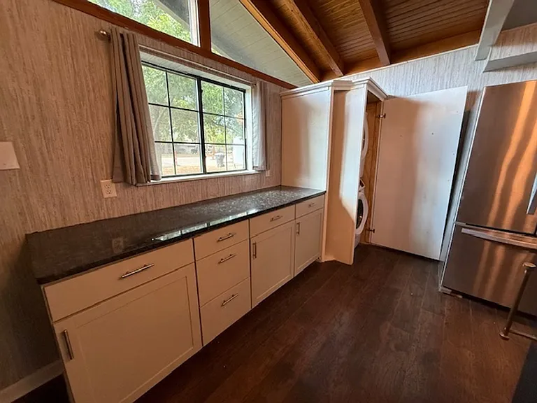 2073 Highland Ave — Photo 11