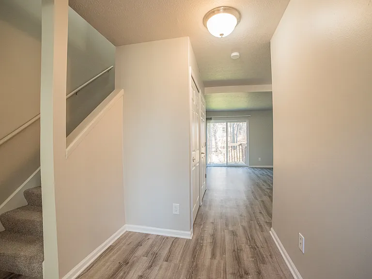 Westwind Townhomes — Photo 14