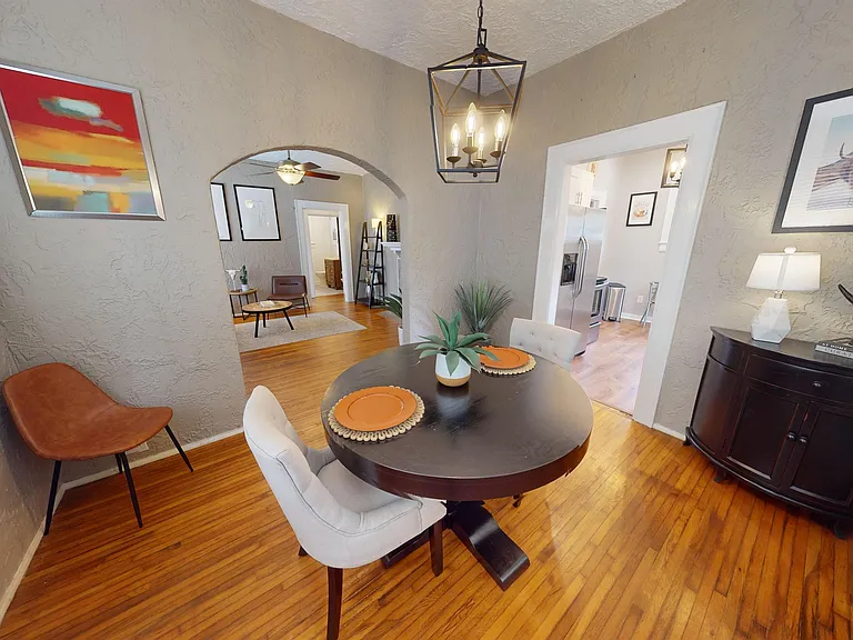 1827 Capitol Ave — Photo 4