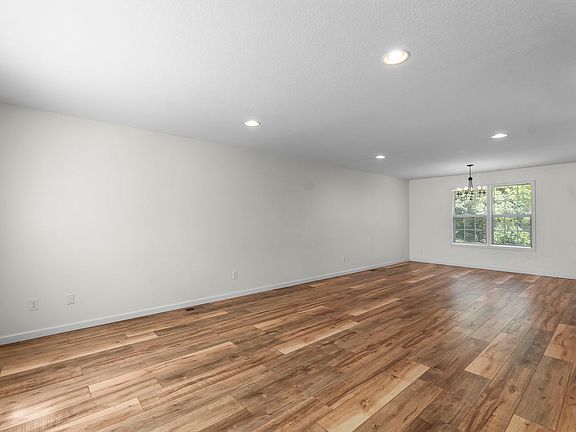 3rd image of 2210 Whitney Jean Dr