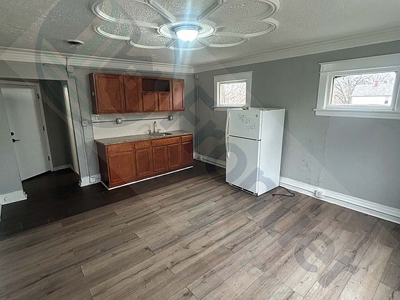 2nd image of 502 19th St #5