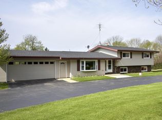 W591 Highland Ct, Sullivan, WI 53178