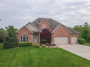 15958 Pebble Beach Dr, Bloomington, IL 61705