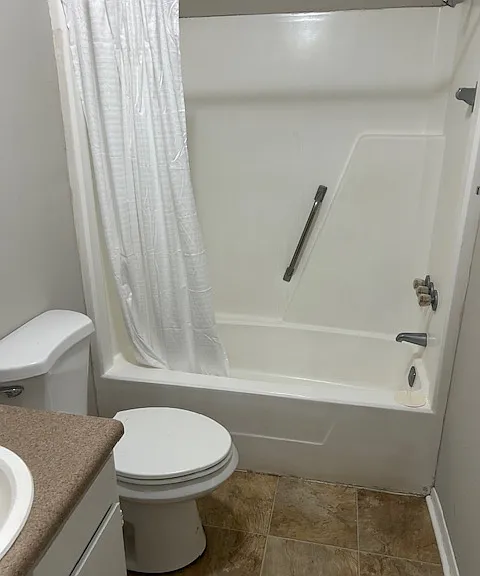 1111 E 57th St #2 — Photo 7