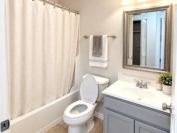 5th image of 10919 View Pointe Ln