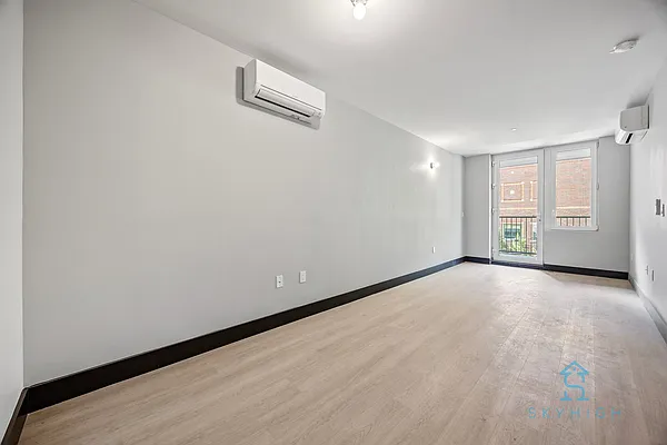 Rented by Skyhigh Realty NYC LLC | media 12
