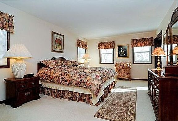 5th image of 2606 N Drury Ln