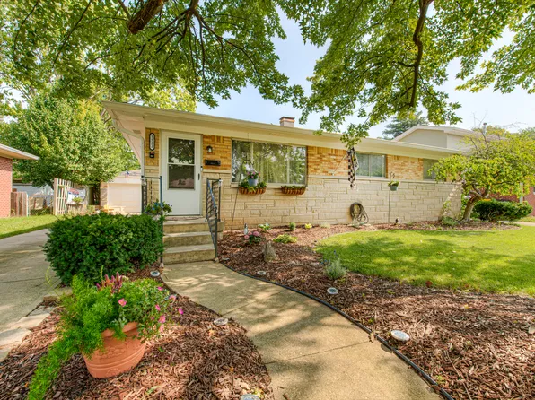 5522 Meadowood Dr, Indianapolis, IN 46224