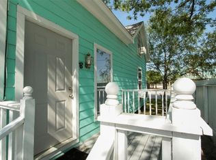 6013 N Main St APT B, Houston, TX 77009