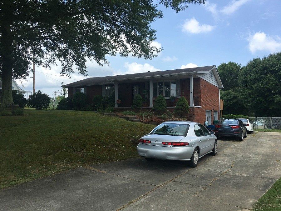 2nd image of 133 Roger Cir